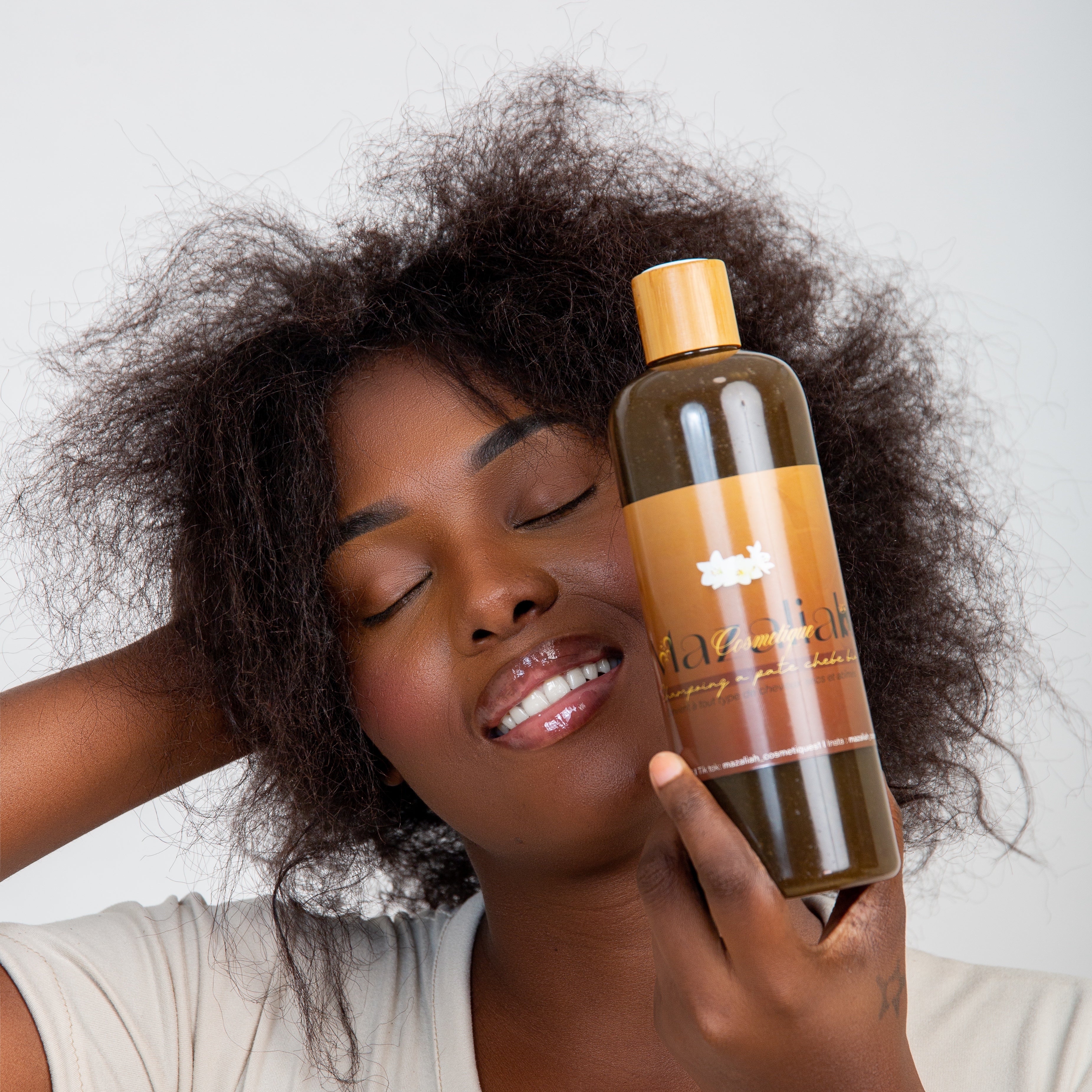 Shampoing détox au chébé — Nettoie en racines, prépare la fibre